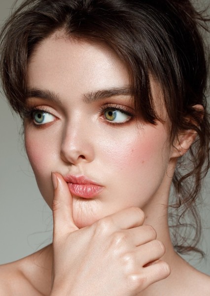 Laura O'Grady photo