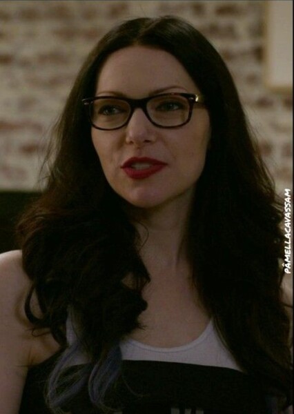 Laura Prepon photo