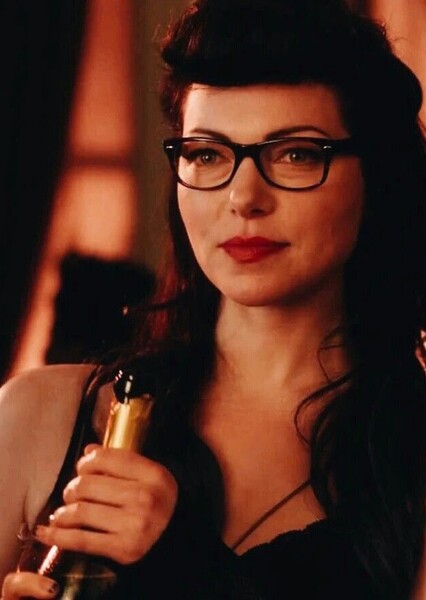 Laura Prepon photo