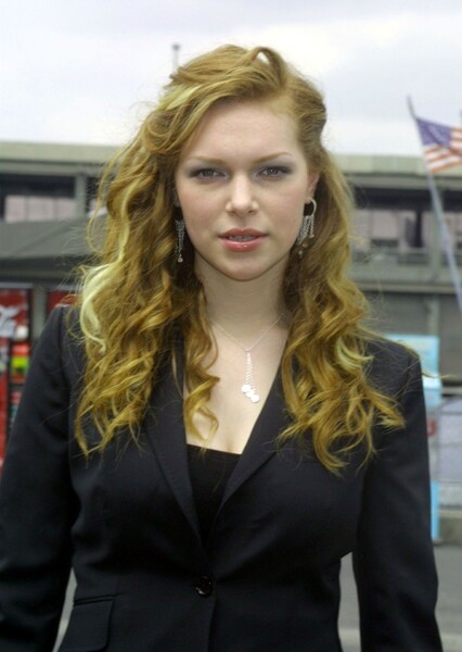 Laura Prepon photo