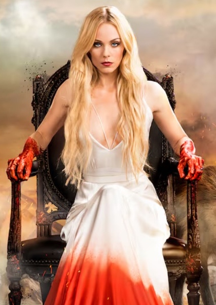 Laura Vandervoort photo