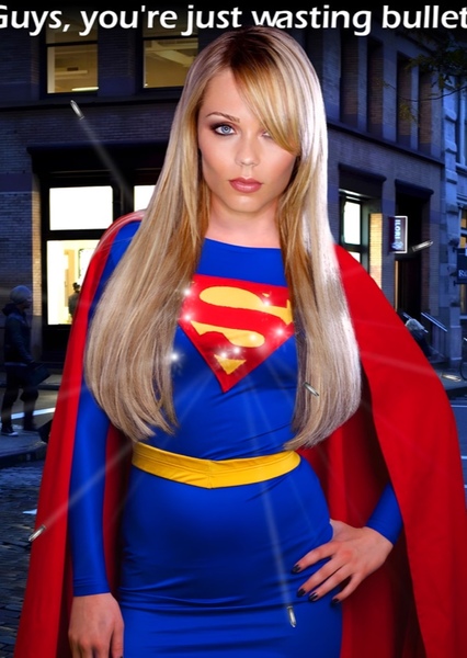 Laura Vandervoort photo