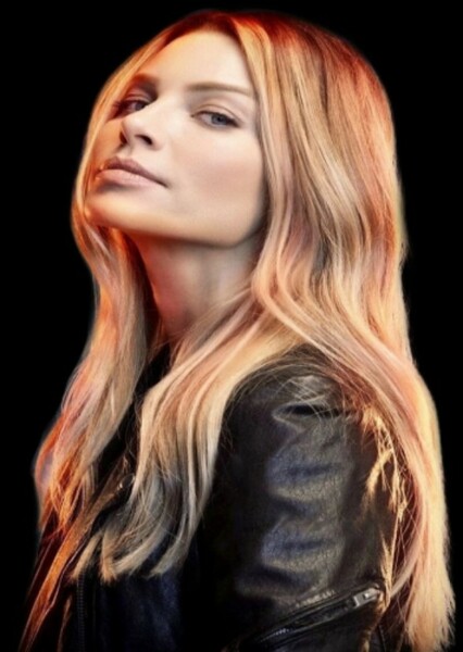 Lauren German photo