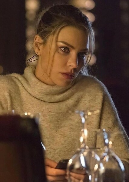 Lauren German photo