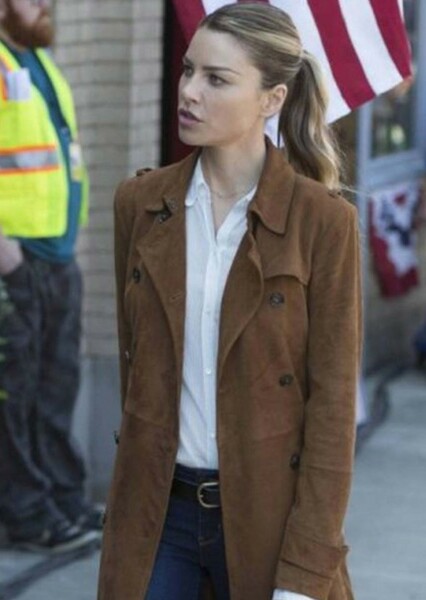 Lauren German photo