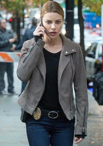 Lauren German photo