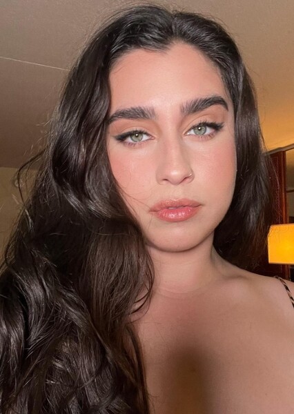 Lauren Jauregui photo