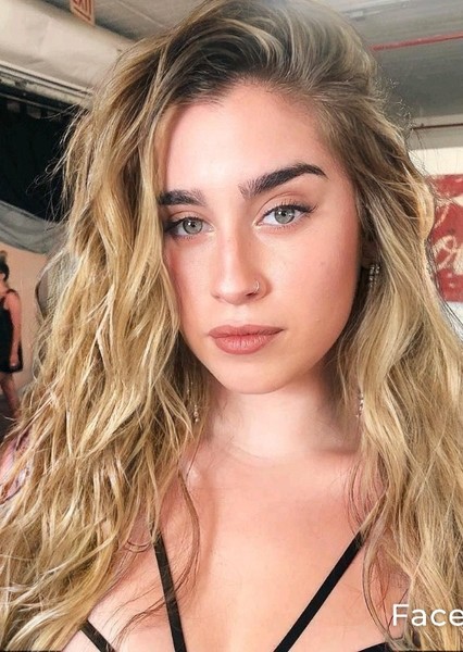 Lauren Jauregui photo