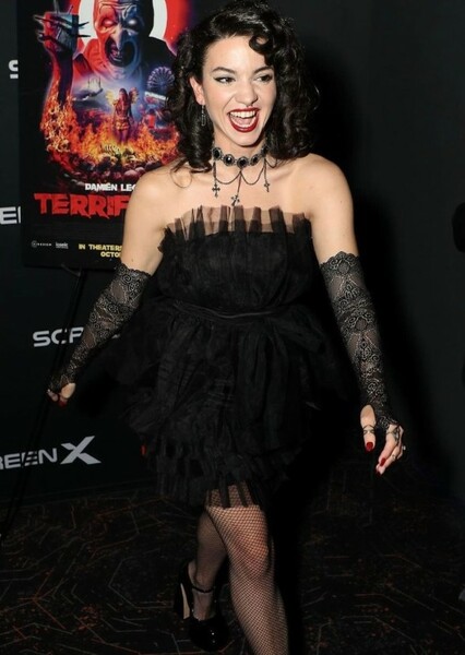 Lauren LaVera photo