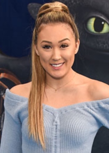 Lauren Riihimaki photo
