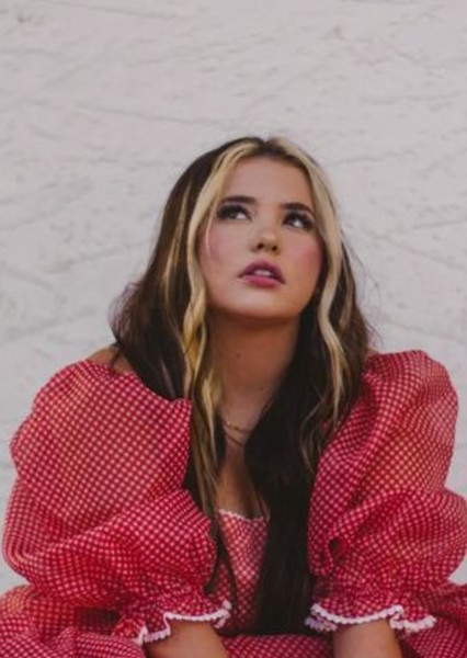 Lauren Spencer-Smith photo