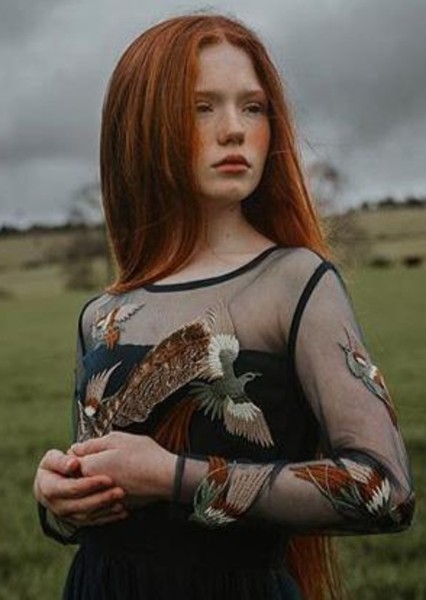 Layla Burns photo