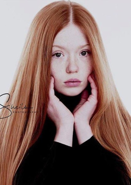 Layla Burns photo