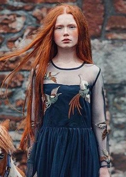 Layla Burns photo