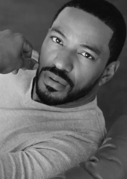 Laz Alonso photo