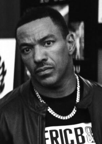 Laz Alonso photo