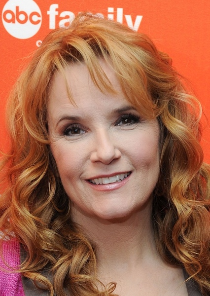 Lea Thompson photo