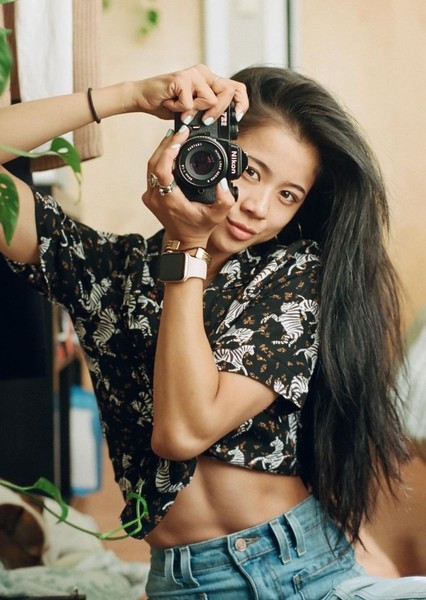 Leah Lewis photo