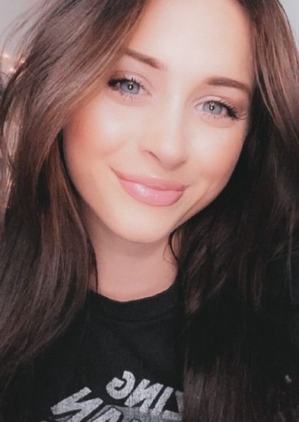 Leah Nicole photo