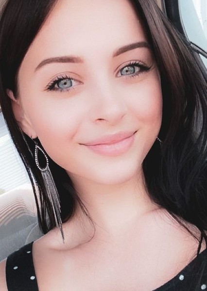 Leah Nicole photo