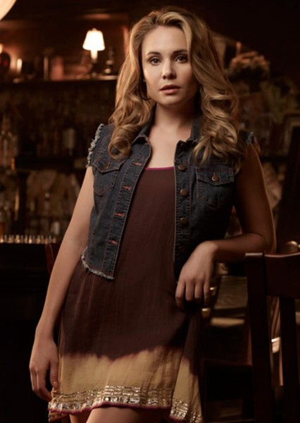 Leah Pipes photo