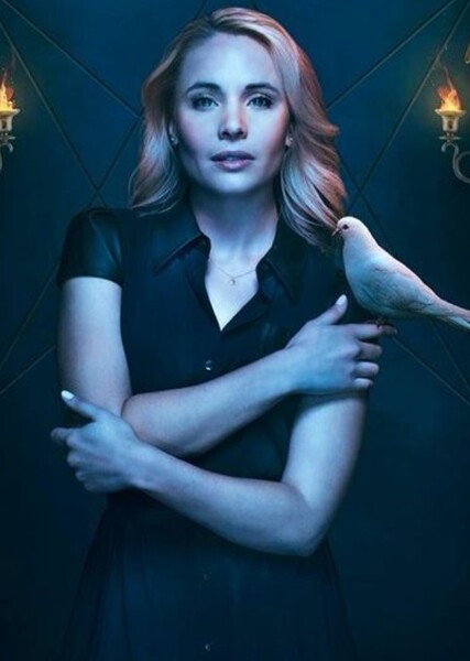 Leah Pipes photo