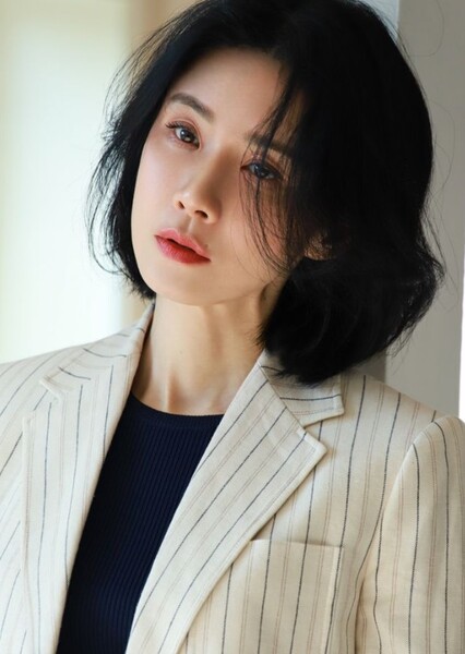 Lee Bo Young photo