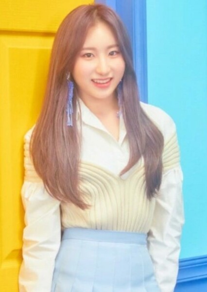 Lee Chae-yeon photo