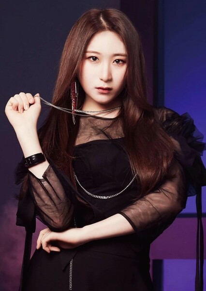 Lee Chae-yeon photo