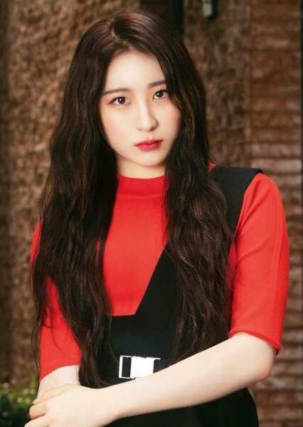 Lee Chae-yeon photo