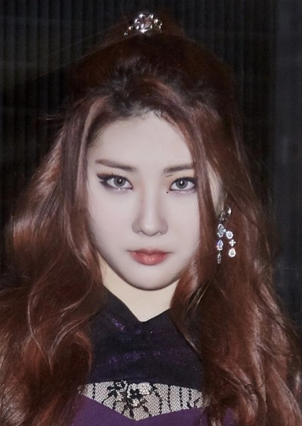 Lee Chaeyeon (Chaein) photo