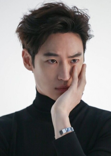 Lee Je-hoon photo