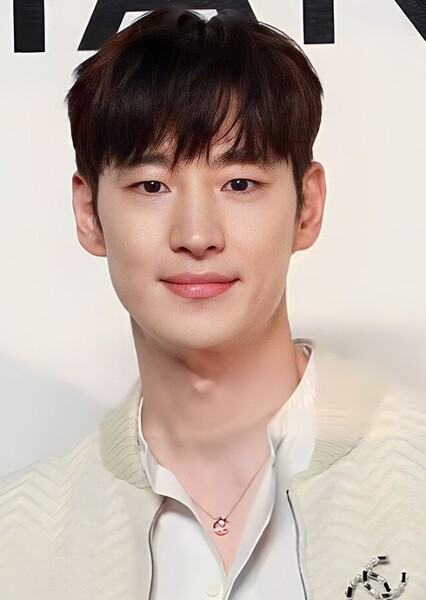 Lee Je-hoon photo