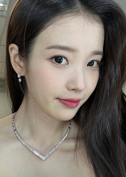 Lee Ji-eun (IU) photo