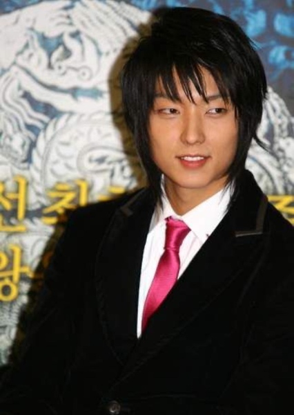 Lee Joon-gi photo