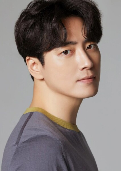 Lee Joon-Hyuk photo