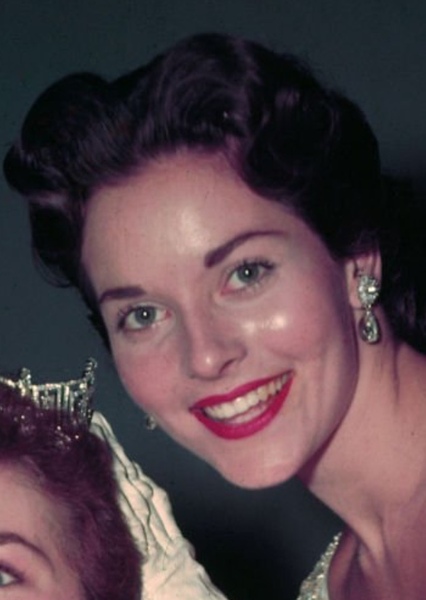 Lee Meriwether photo