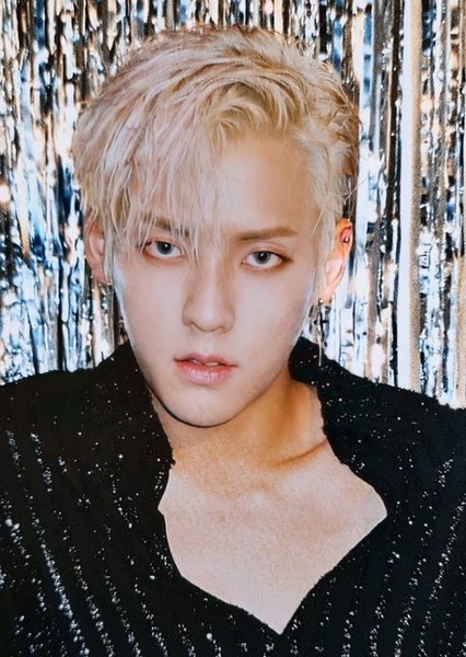 Lee Min-hyuk (Huta) photo