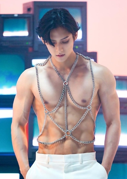 Lee Min-hyuk (Huta) photo