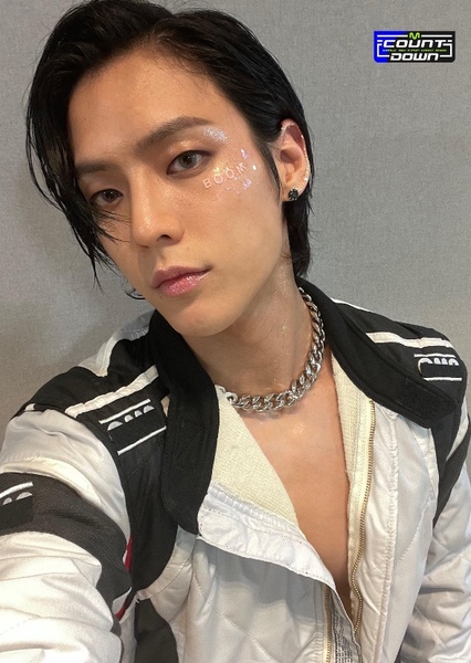 Lee Min-hyuk (Huta) photo