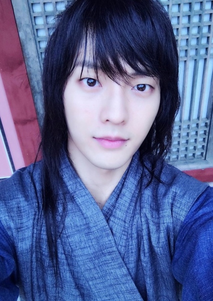 Lee Min-hyuk (Huta) photo