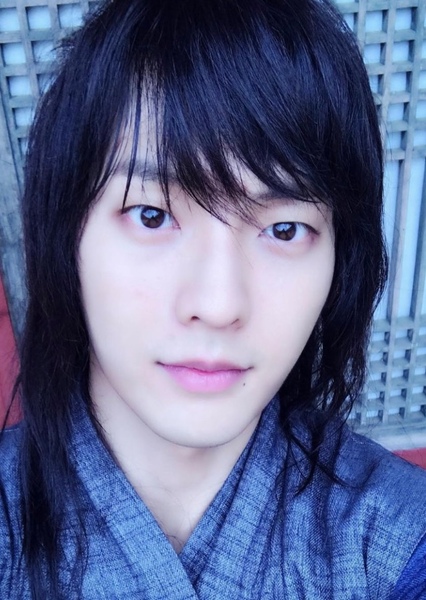 Lee Min-hyuk (Huta) photo