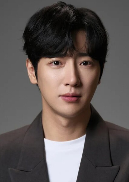 Lee Sang-yeob photo