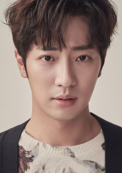 Lee Sang-yeob photo