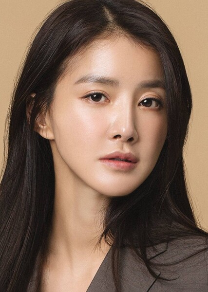 Lee Si-young