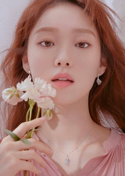 Lee Sung-kyung photo
