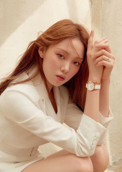 Lee Sung-kyung photo