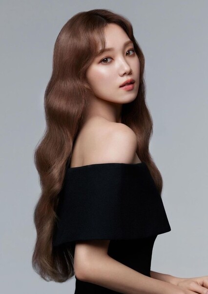 Lee Sung-kyung photo