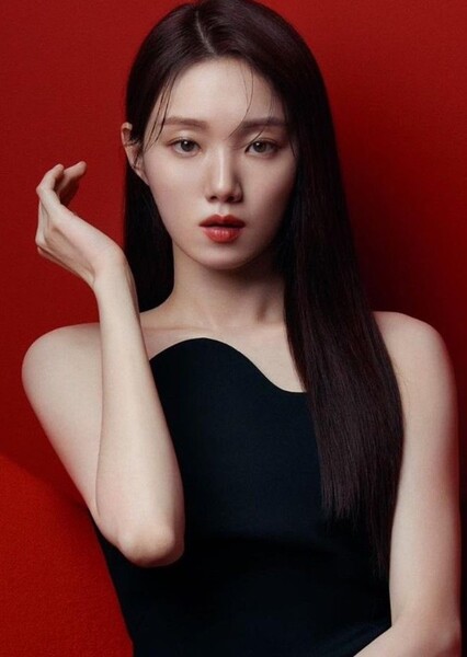 Lee Sung-kyung photo