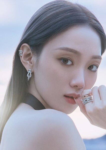 Lee Sung-kyung photo